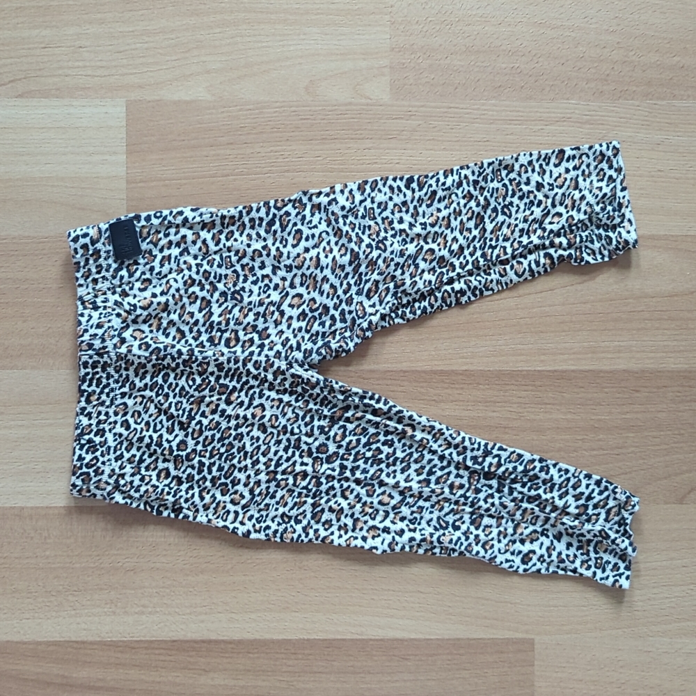 Leopard print leggings - The Tiny Universe